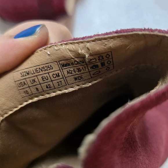 Vionic Women's Suede Millie Booties in Wine w/ Gold Hardware, Orthopedic, Sz 10W - Picture 10 of 10